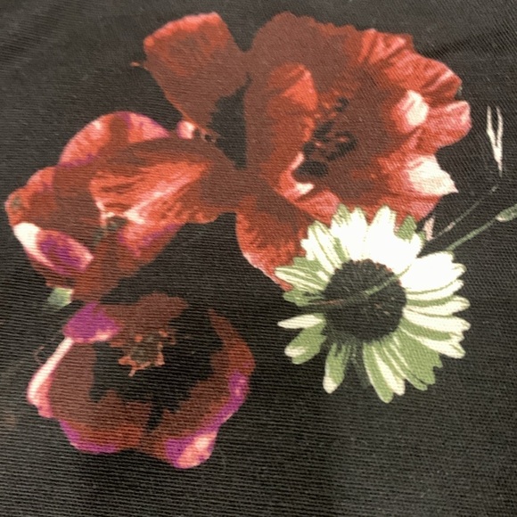 ❤️ RW&co black floral skirt - Picture 2 of 2